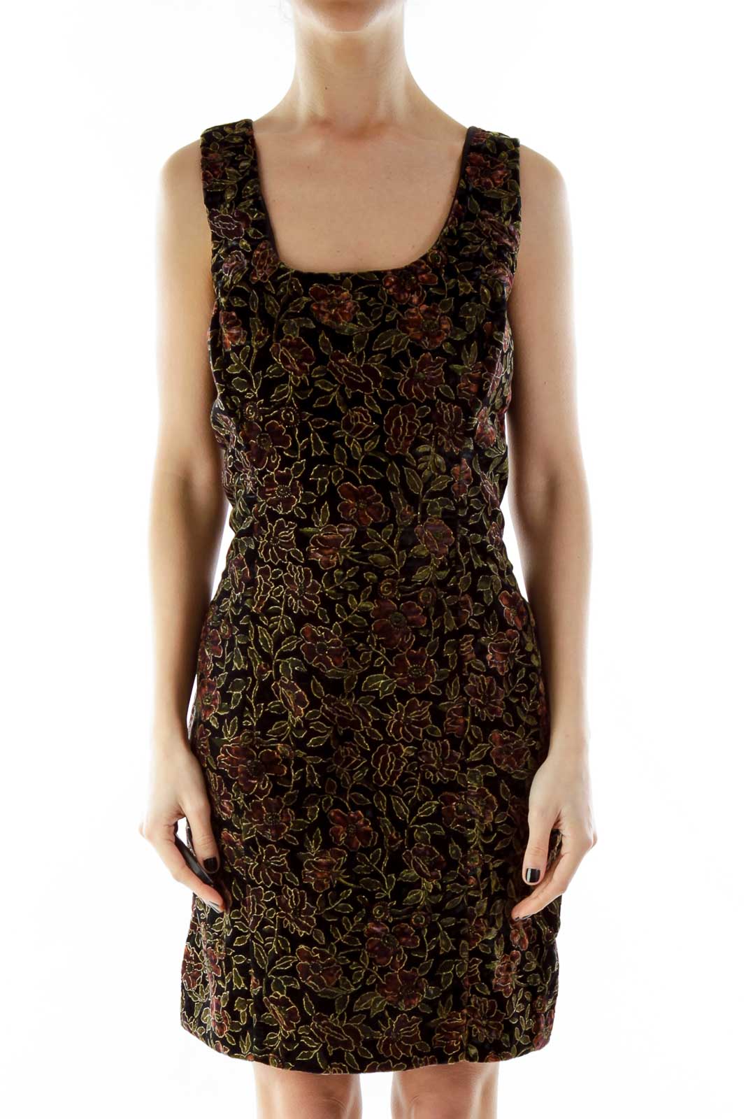 Shop RAMPAGE clothing and handbags at SilkRoll. Trade with us!