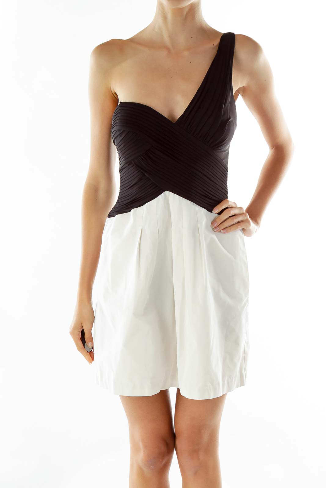 Shop BCBG MaxAzria clothing and handbags at SilkRoll. Trade with us!