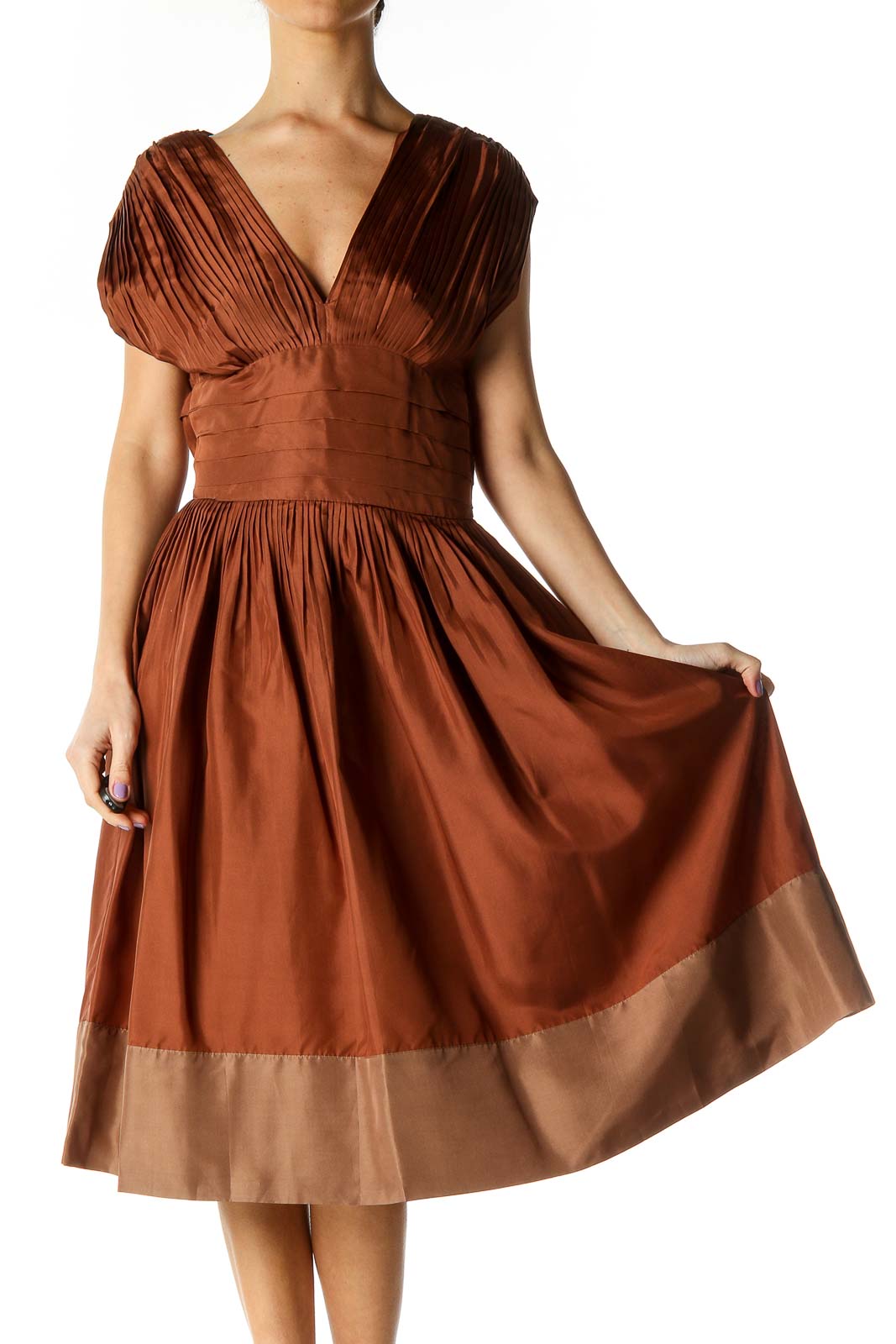 Shop BCBG MaxAzria clothing and handbags at SilkRoll. Trade with us!
