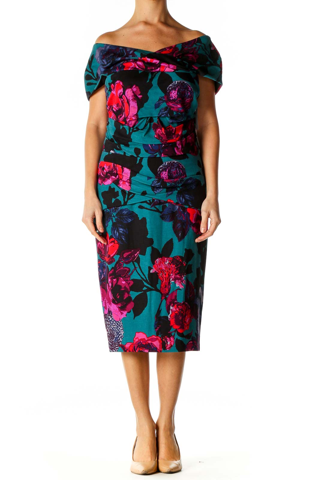 Shop Adrianna Papell clothing and handbags at SilkRoll. Trade with us!
