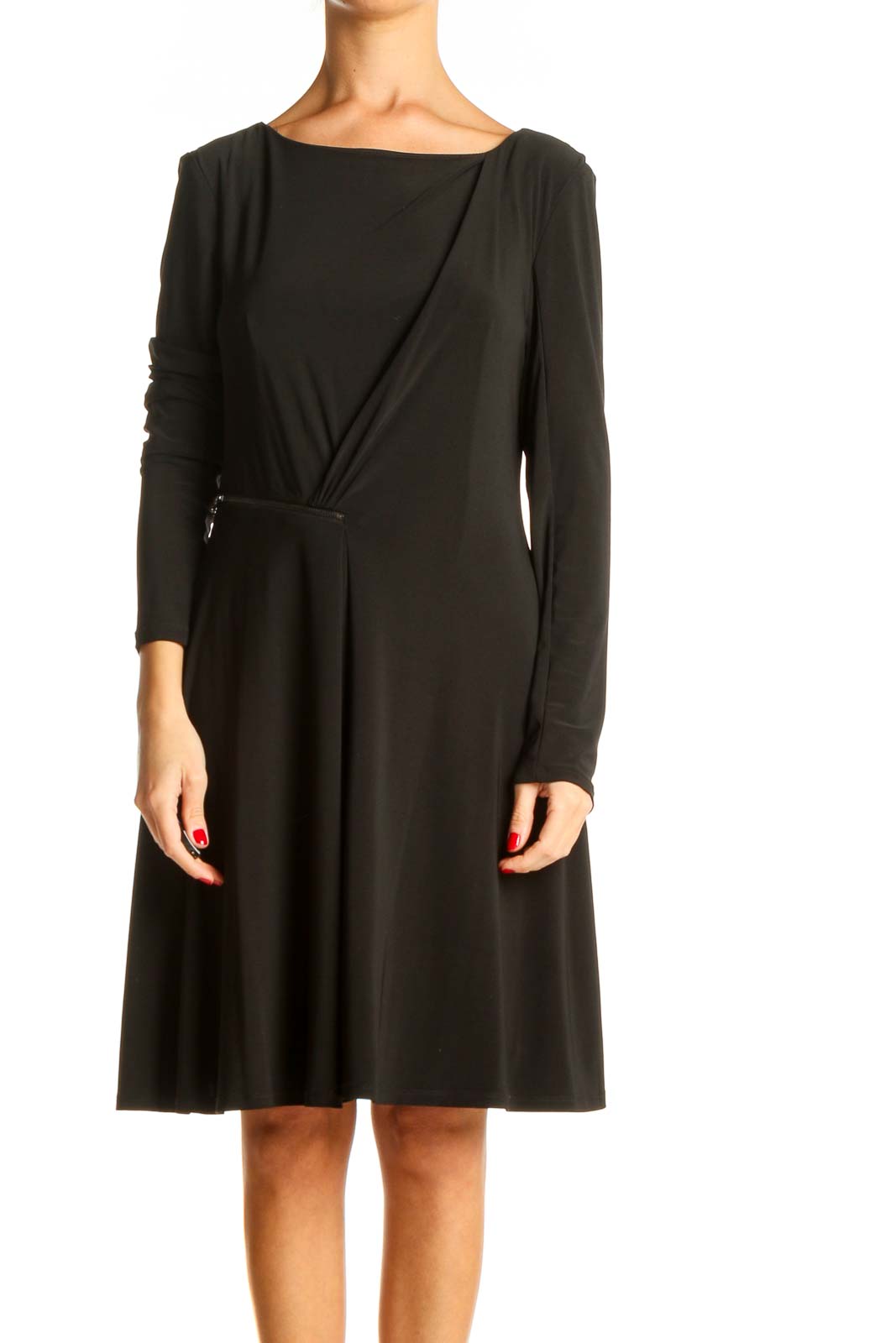 Shop Taylor clothing and handbags at SilkRoll. Trade with us!