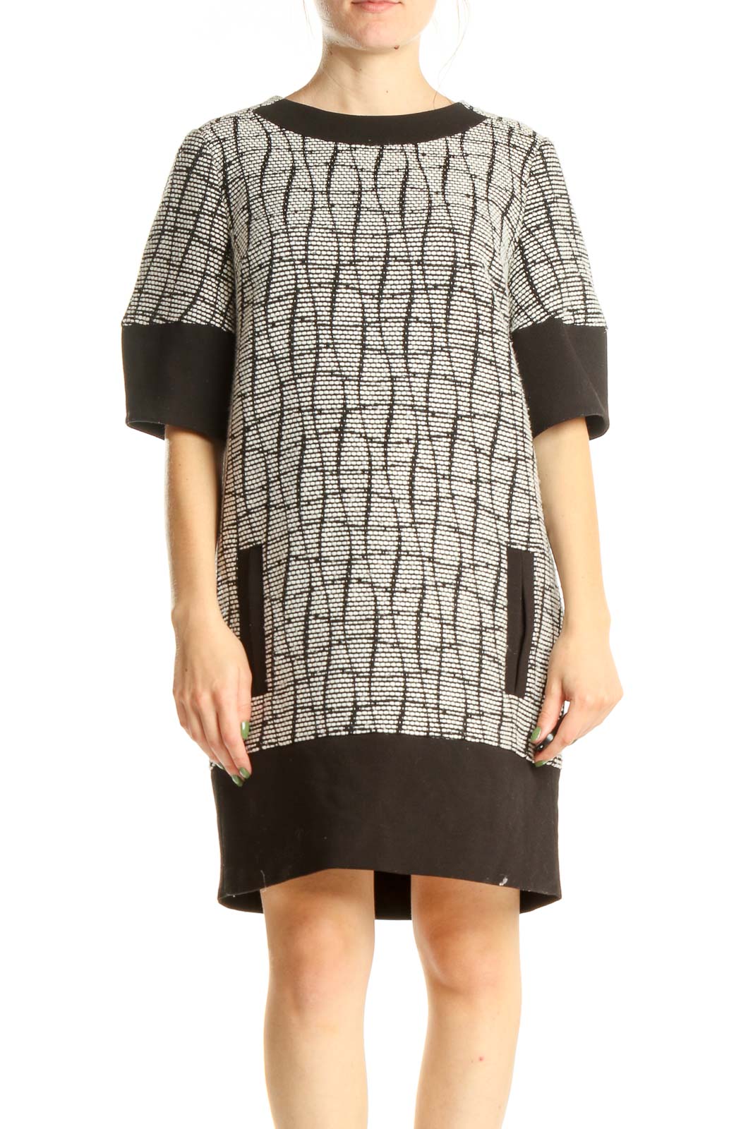 Shop Banana Republic clothing and handbags at SilkRoll. Trade with us!