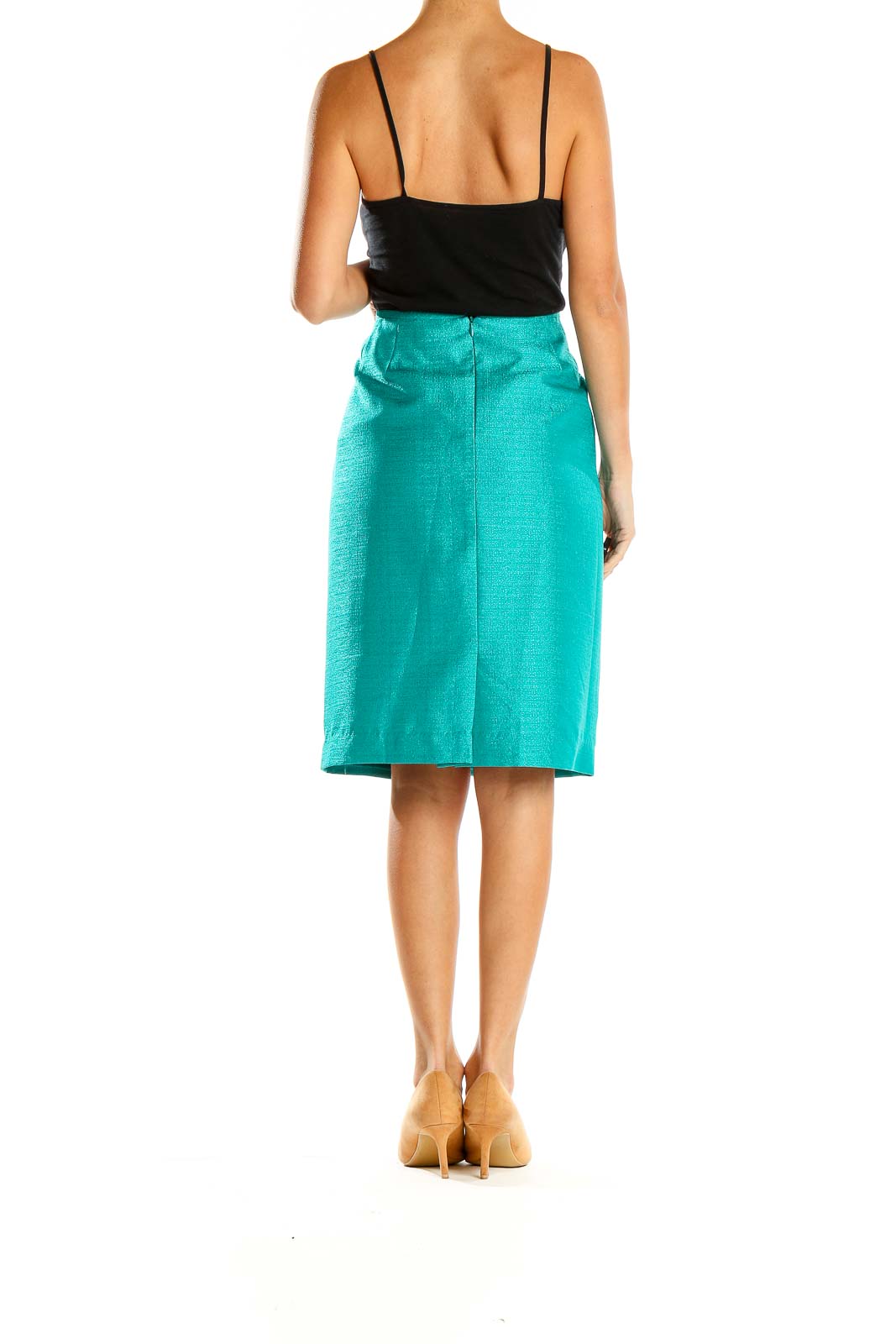 Side view of teal textured pencil skirt by Le Suit on model