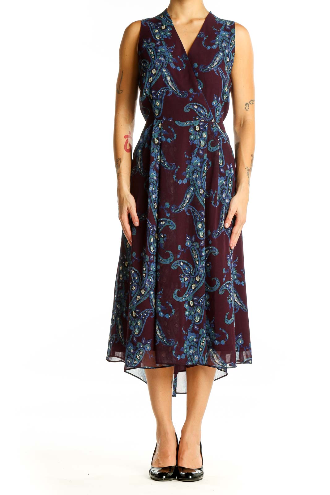 Cabi Burgundy Paisley Print Midi Dress | Elegant V-Neck Design SilkRoll Cabi Burgundy Paisley Print Midi Dress | Elegant V-Neck Design SilkRoll