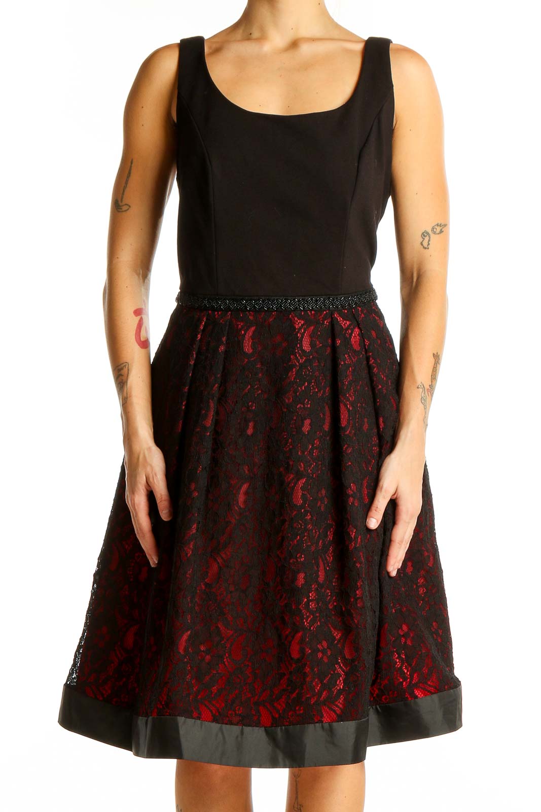 Luxe by Carmen Marc Valvo Black and Red Lace Cocktail Dress - Size L SilkRoll Luxe by Carmen Marc Valvo Black and Red Lace Cocktail Dress - Size L SilkRoll