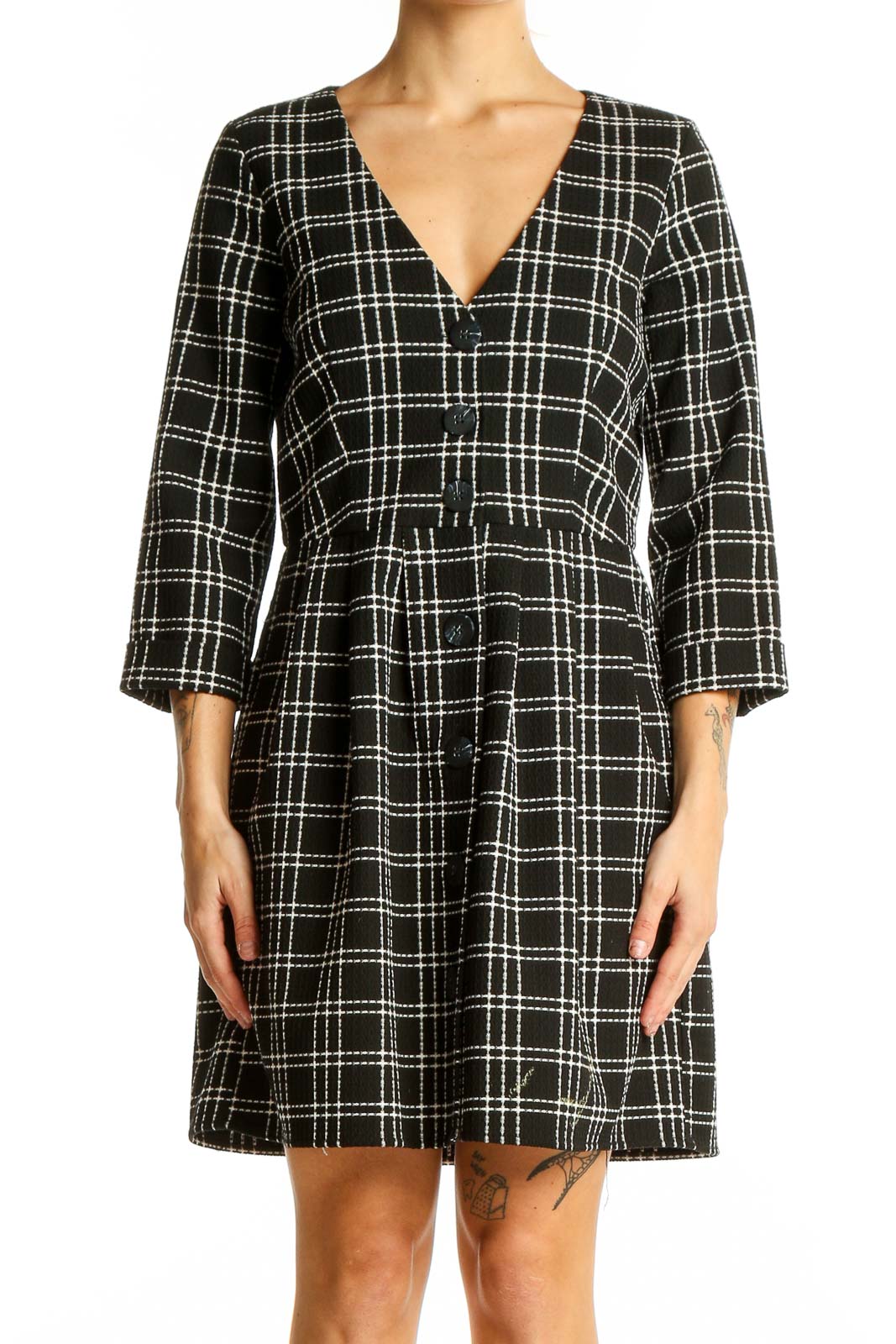 Zara Trafaluc Black and White Plaid V-Neck Mini Dress – SilkRoll Zara Trafaluc Black and White Plaid V-Neck Mini Dress – SilkRoll