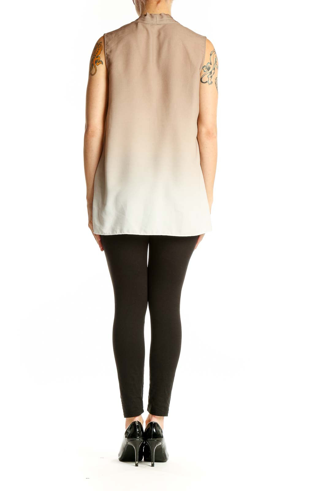 Side view of T Tahari beige ombre sleeveless V-neck blouse on model