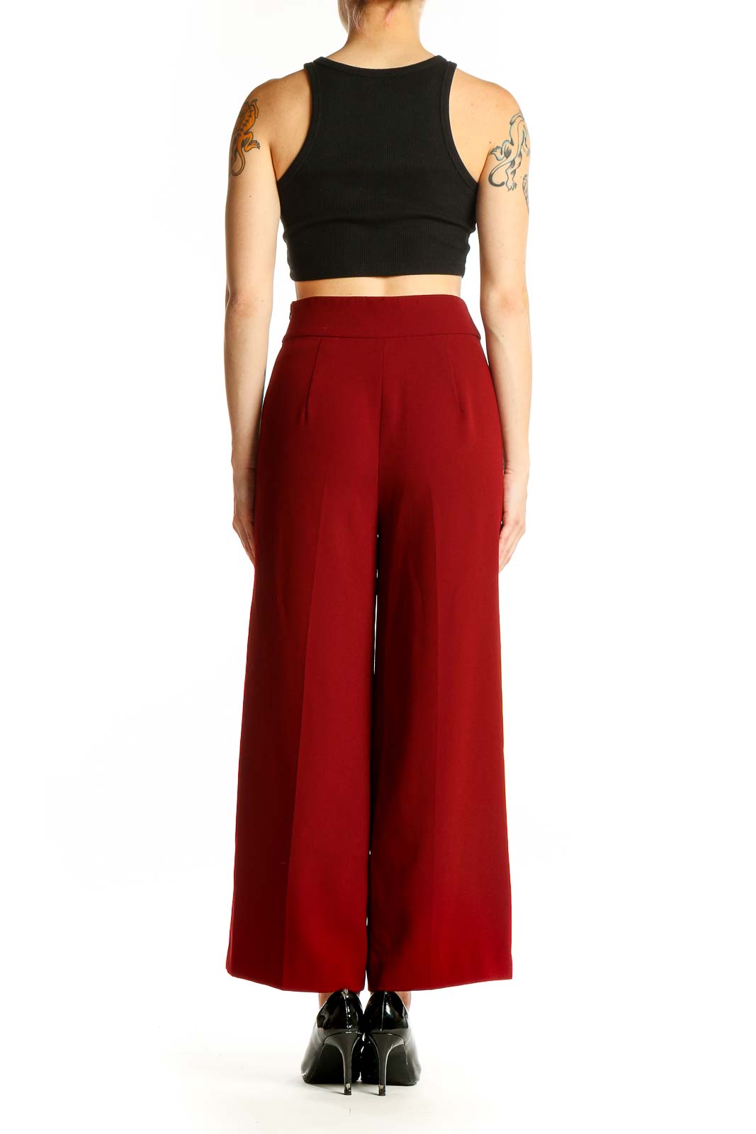 Side view of red wide-leg high-waisted trousers from Zara Woman