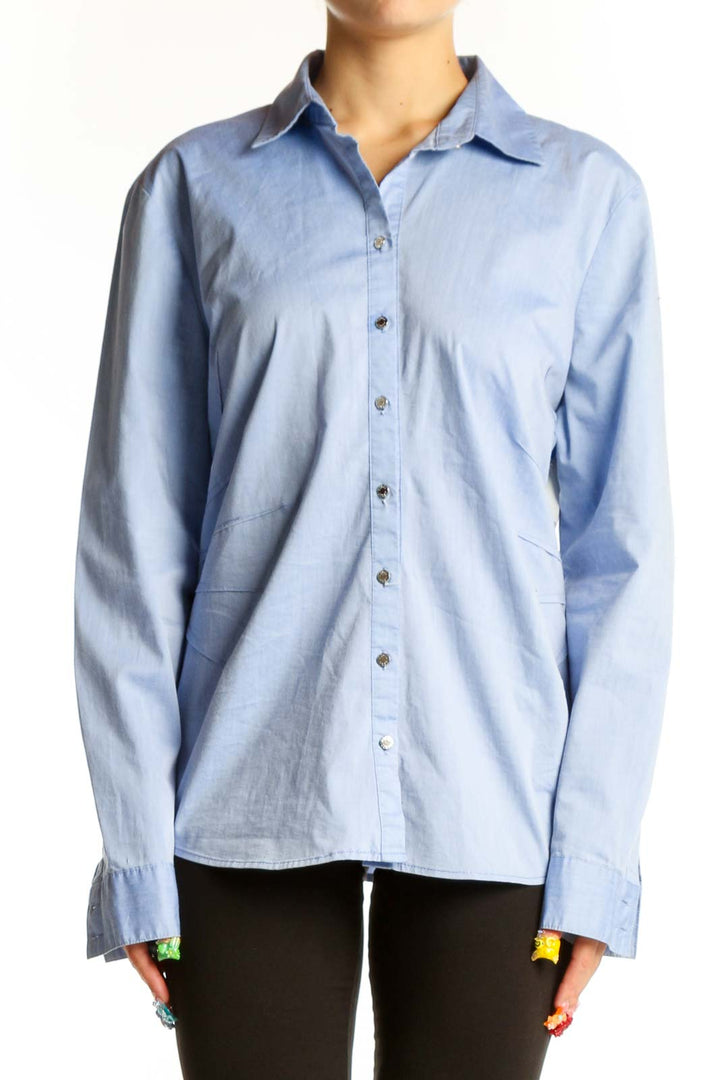 Front view of 7th Avenue light blue button-up collared shirt on model