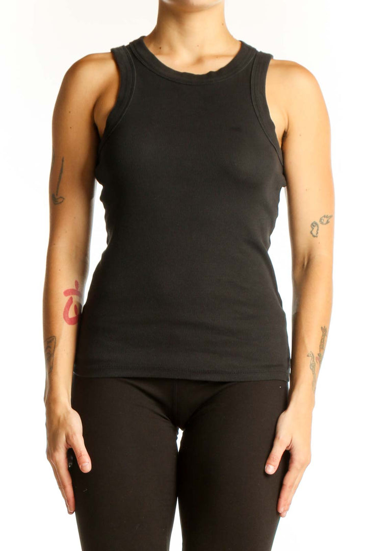 Front view of black Madewell sleeveless tank top on model