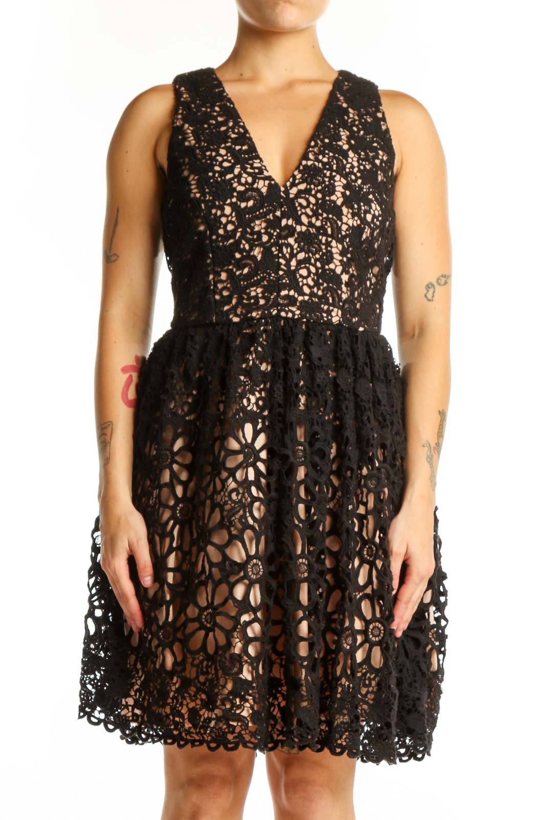 Shop French Connection Clothing and Dresses at SilkRoll. Trade with us!