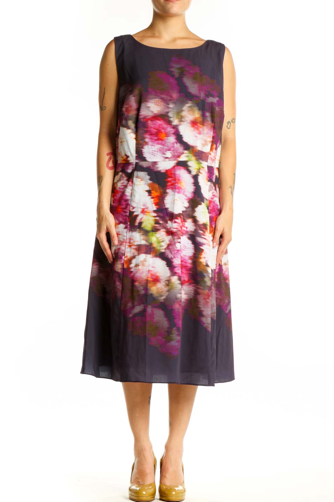 Shop Adrianna Papell Clothing and Dresses at SilkRoll. Trade with us!
