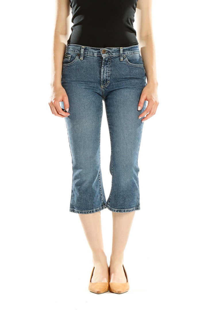 Front view of D&G blue cropped denim capri jeans on model