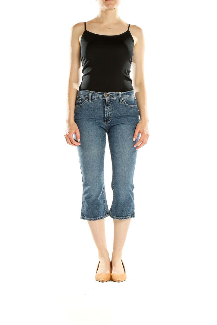 Front view of D&G blue cropped denim capri jeans on model