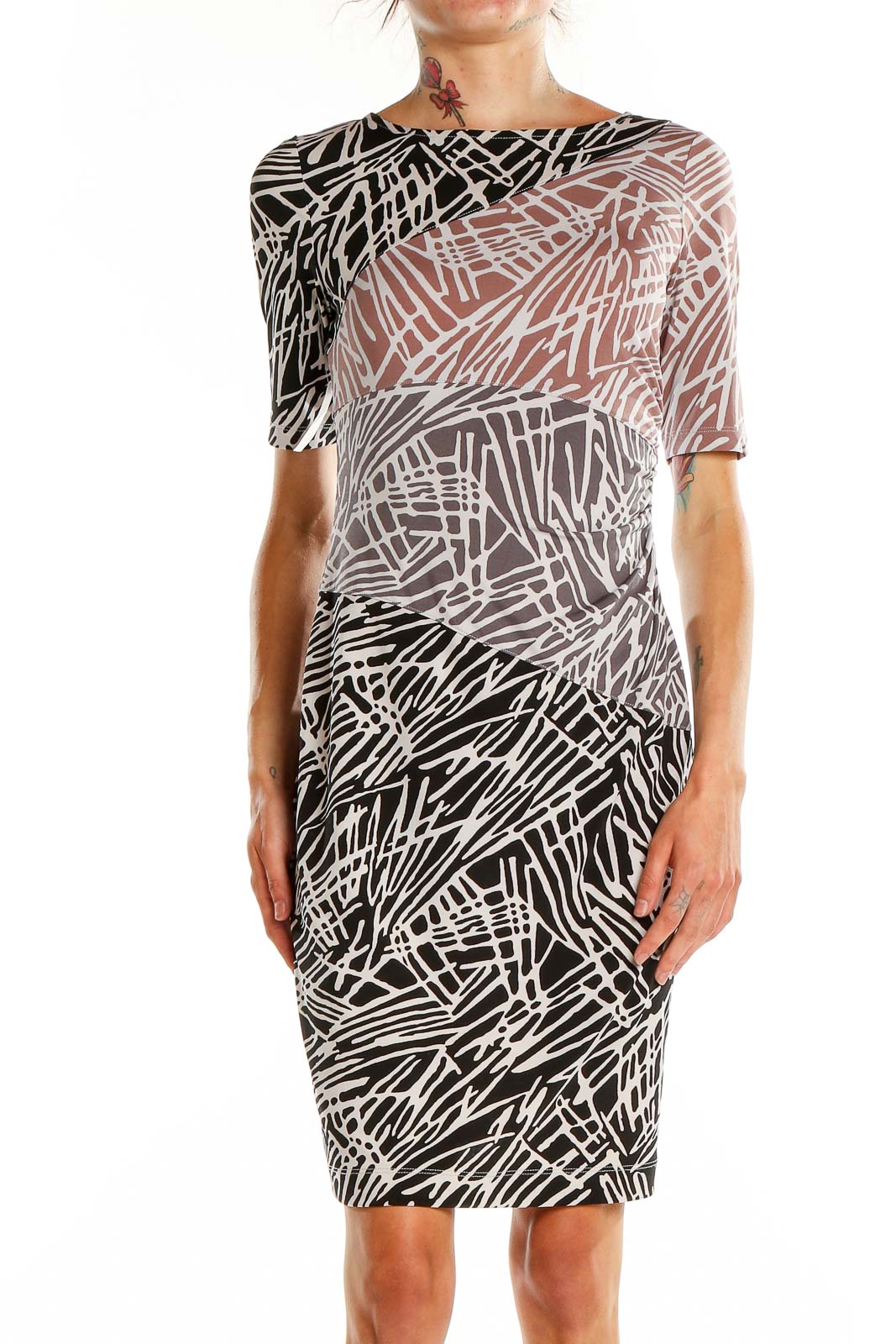 BCBG MaxAzria Black \u0026 White Abstract Print Bodycon Dress | Elegant \u0026  Versatile – SilkRoll, image size:1067x1600