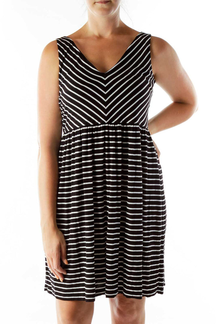 Black White Pinstripe V-neck Jersey Dress