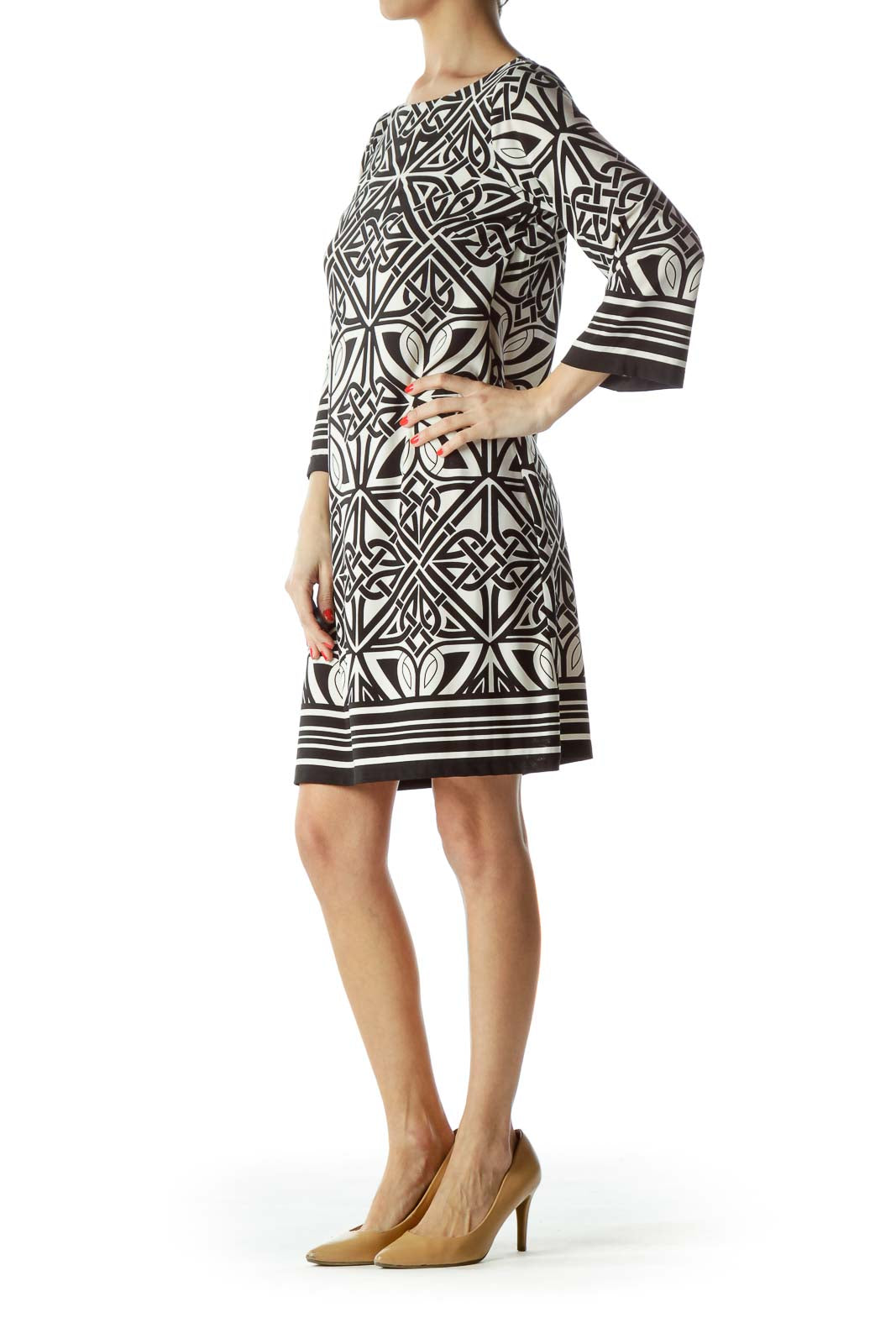 Front view of Enfocus Studio Black and White Geometric Print Shift Dress