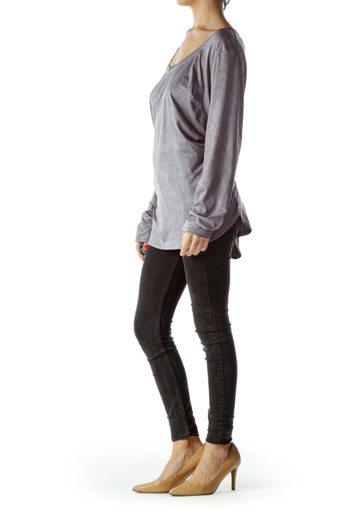 Front view of gray long sleeve top by Simply Vera Vera Wang