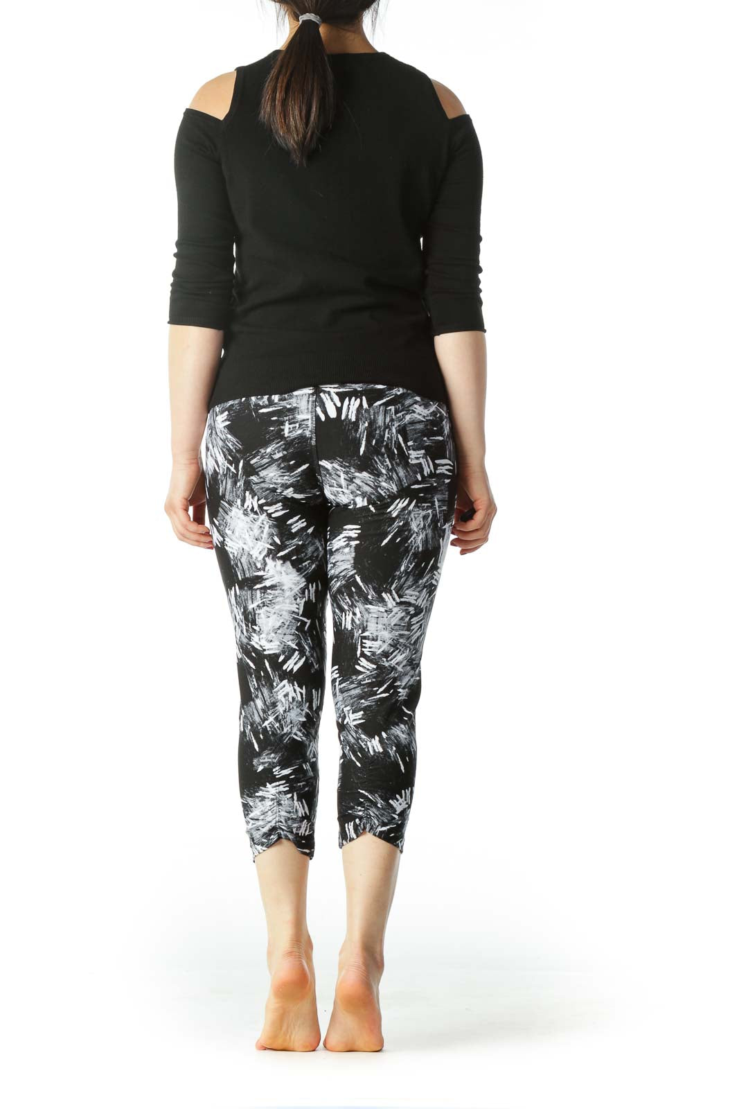 Black and White Capri Yoga Pant