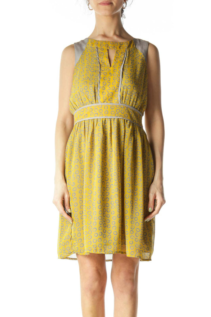 Gray and Yellow Circle-Patterned Peep-Hole Day Dress