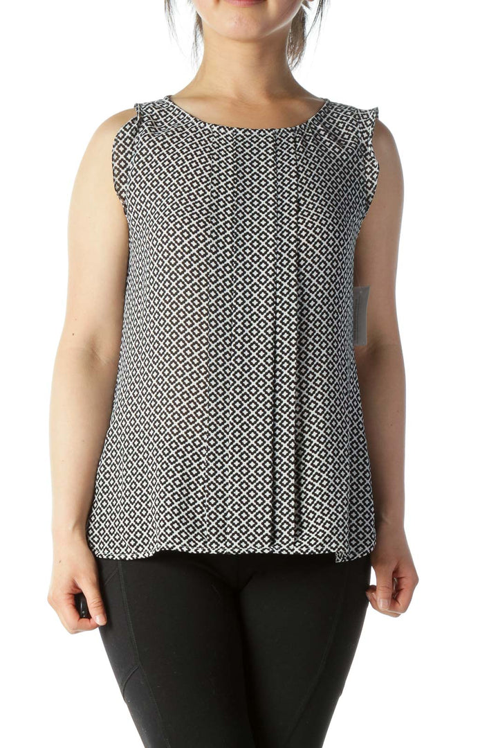 Black & White Moroccan-Tile-Print Pleated Sleeveless Blouse