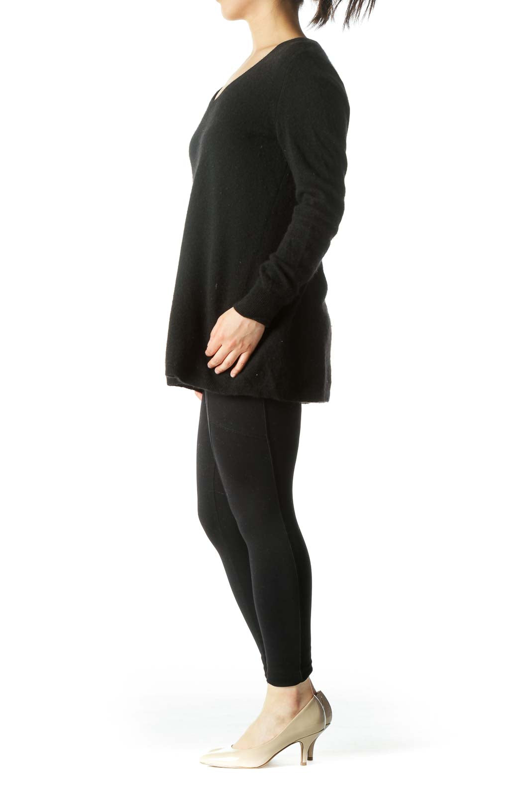 Black 100% Cashmere Round Neck Sweater