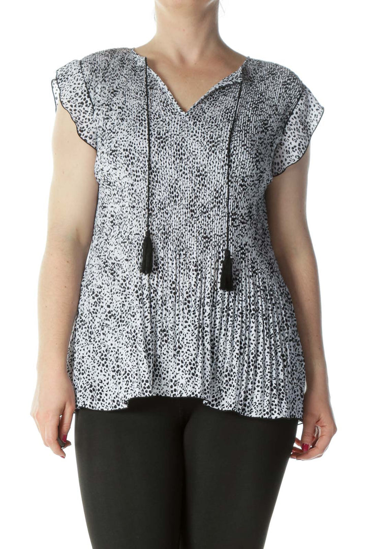 Black White Printed Ruched Short-Sleeve Flared Top