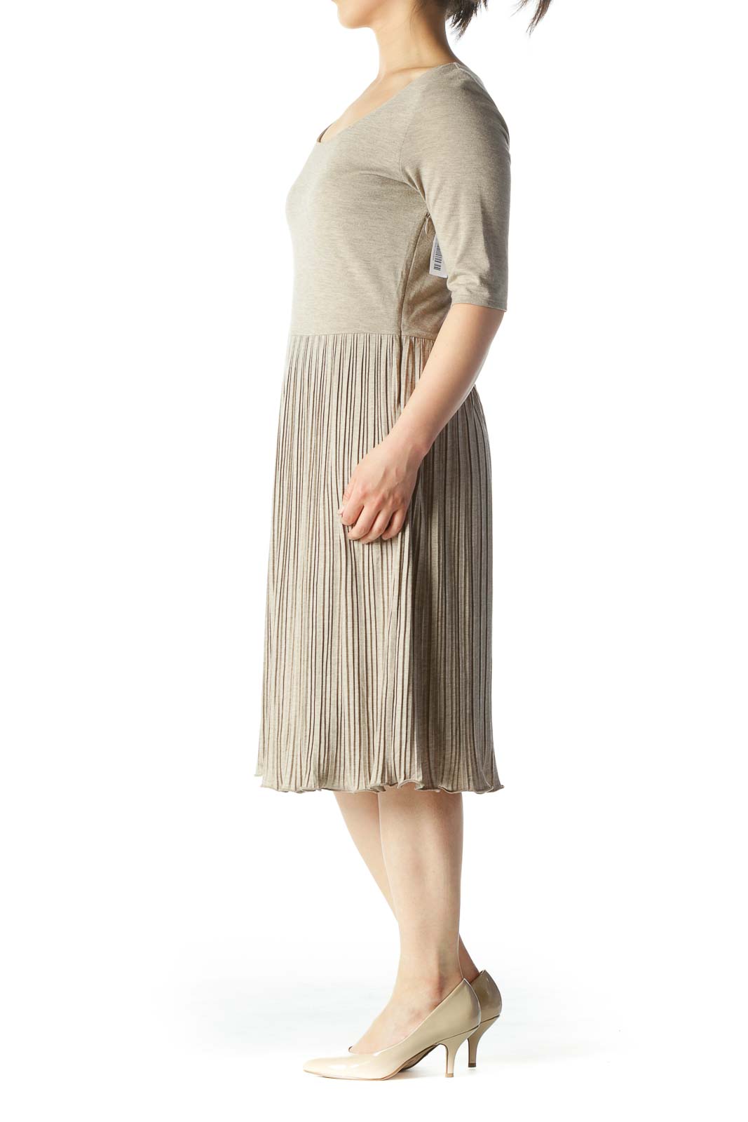 Beige Pleated Short-Sleeve Scoop-Neck T-Shirt Dress