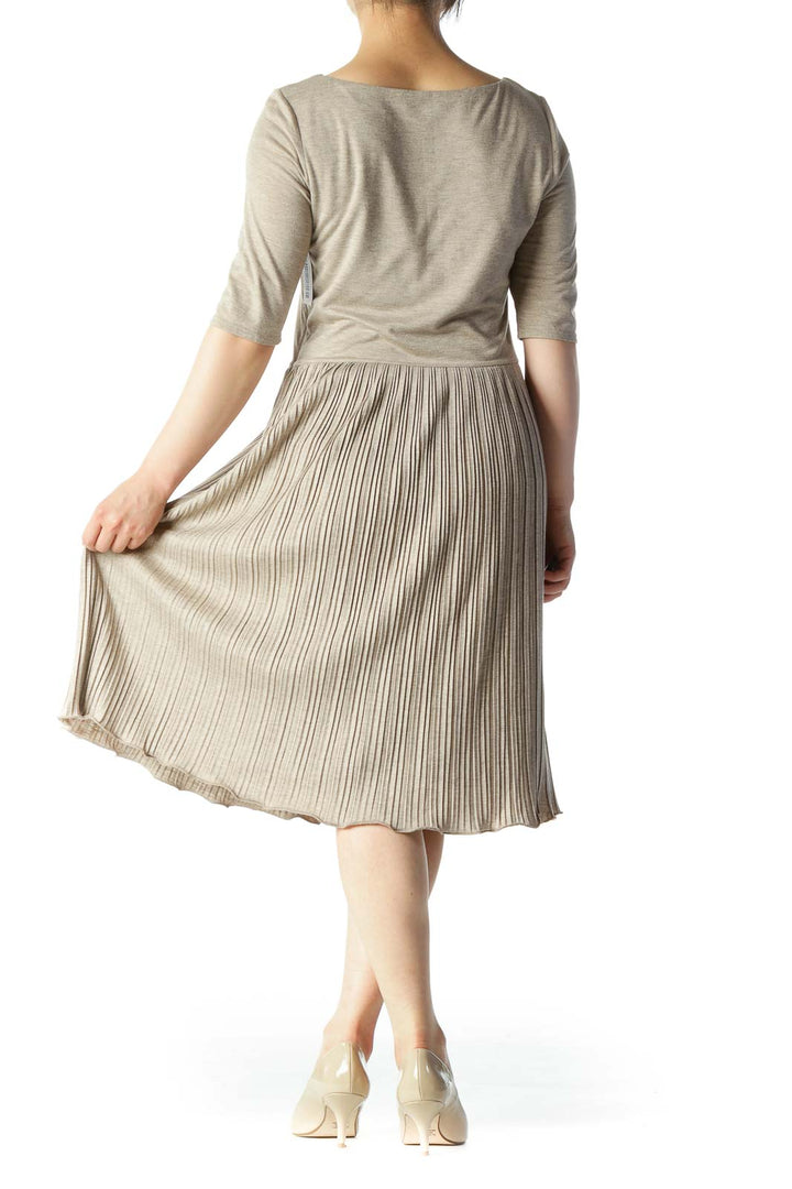 Beige Pleated Short-Sleeve Scoop-Neck T-Shirt Dress