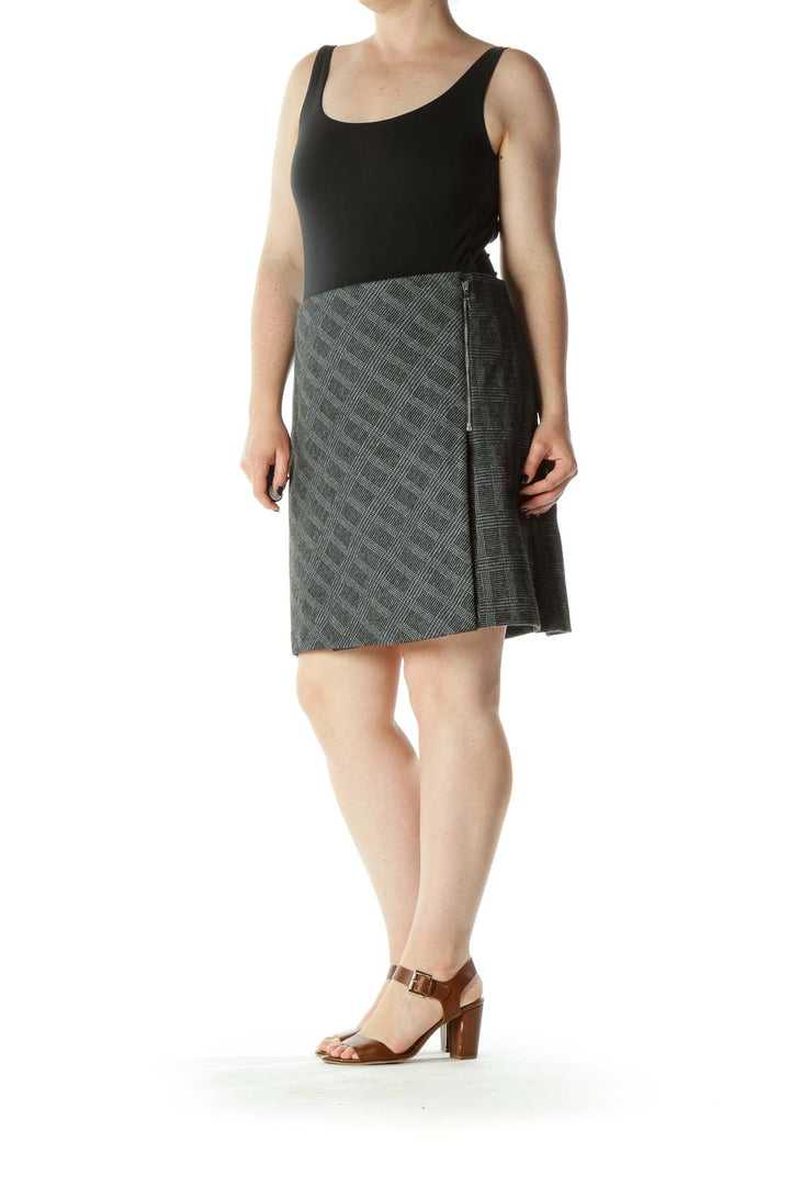 Front view of LOFT gray plaid knit skirt with side zipper