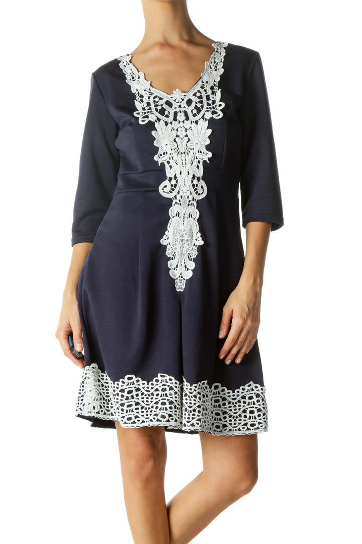 Navy Blue White Lace Trim Detail V-Neck Stretch 3/4 Sleeve Dress