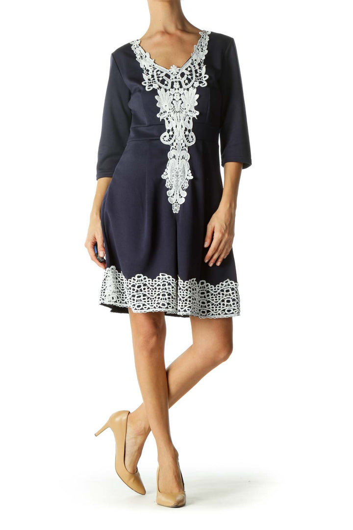 Navy Blue White Lace Trim Detail V-Neck Stretch 3/4 Sleeve Dress