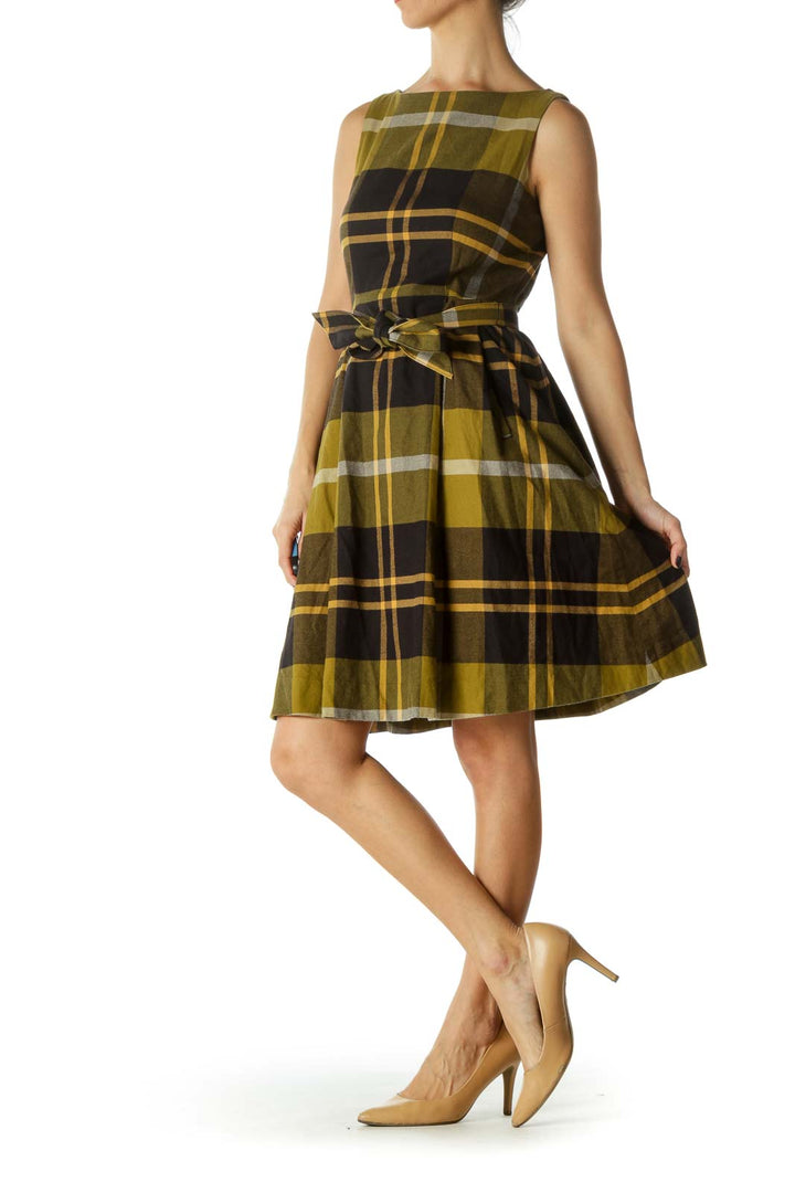 Black, Green and Beige Plaid Pocked Belted Knit Dress