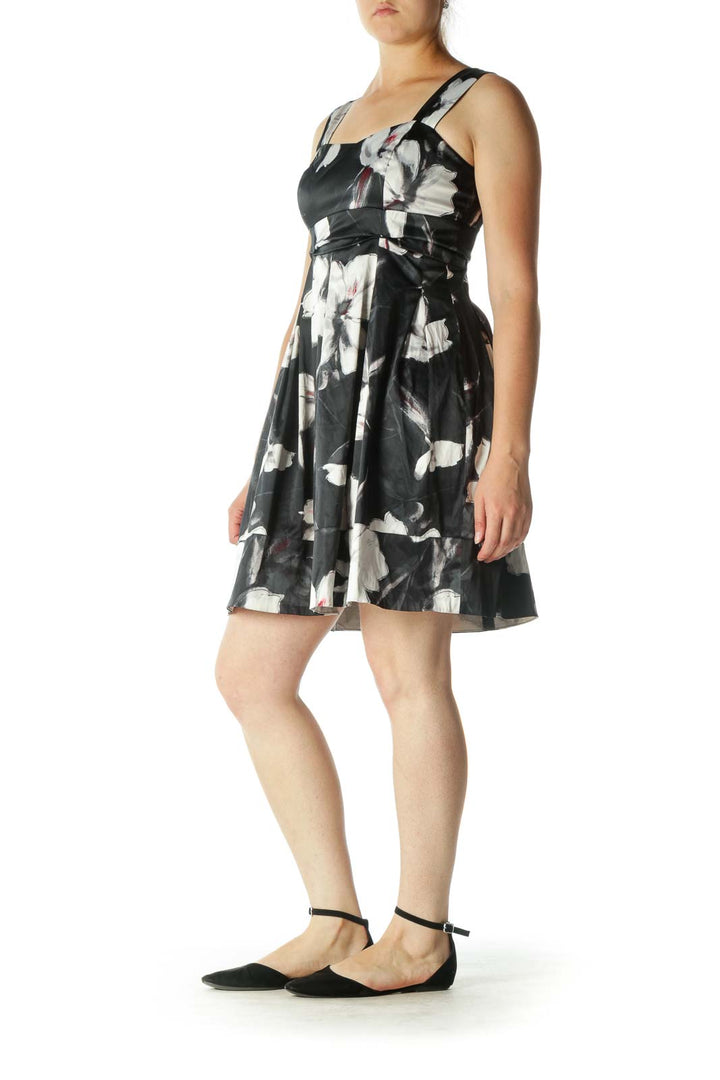 Gray White Red Floral Print Sweetheart Neckline Dress