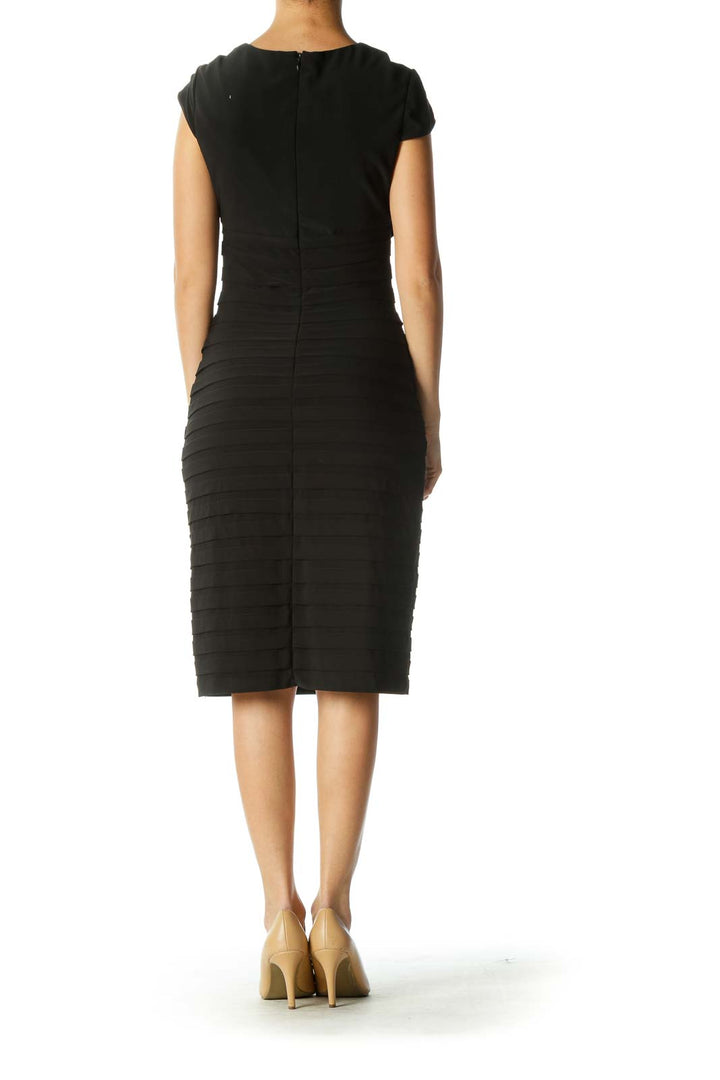 Black Solid Square Neck Sheath Dress