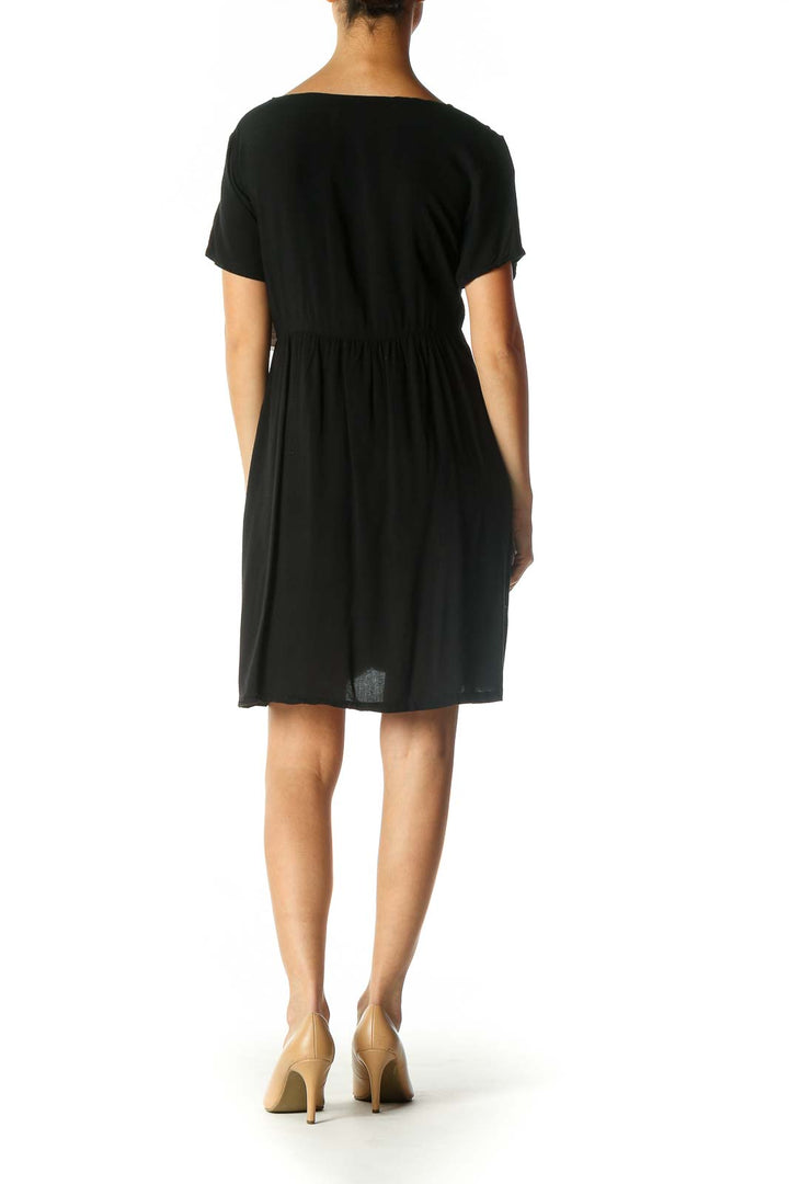 Black Solid Casual Shift Dress