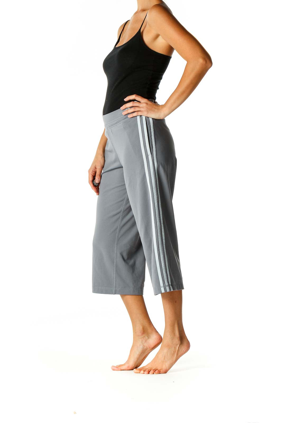 Gray Solid Activewear Capri Pants