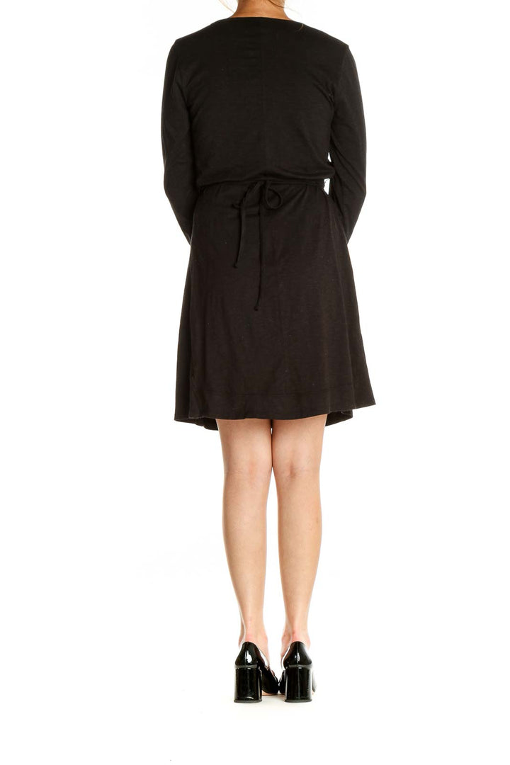 Black Solid Classic Sheath Dress