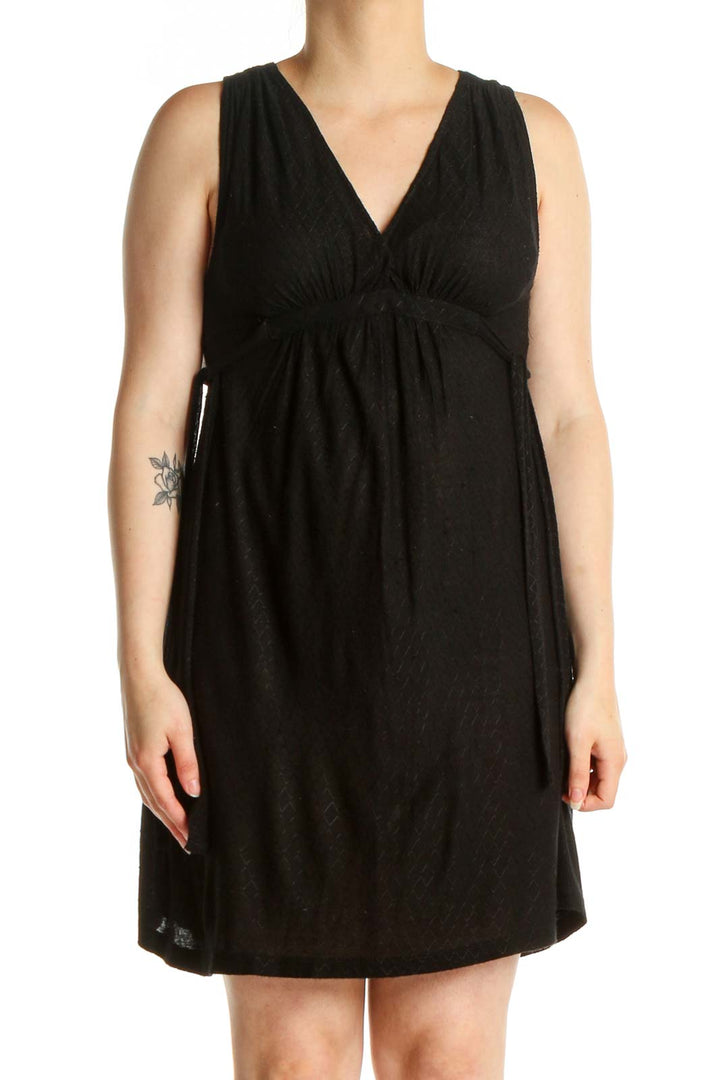 Black Solid Shift Dress