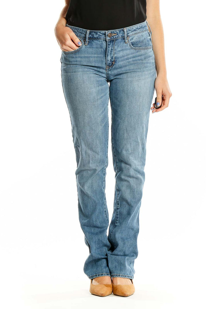 Front view of Abercrombie & Fitch light blue straight leg jeans on model