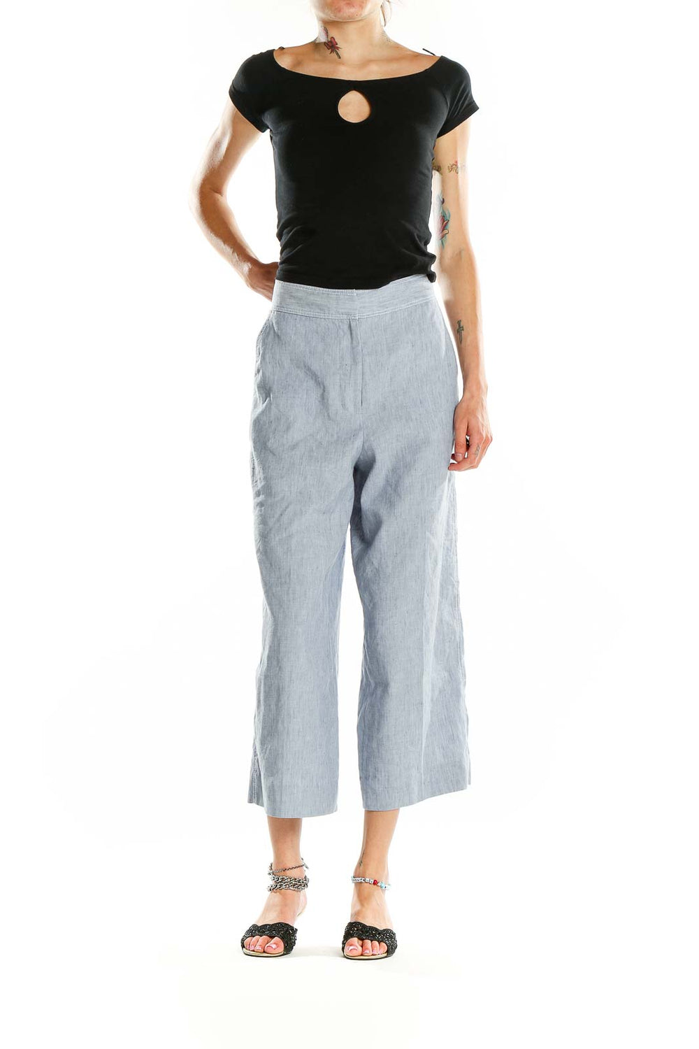 Front view of Halogen light blue linen blend cropped wide-leg pants