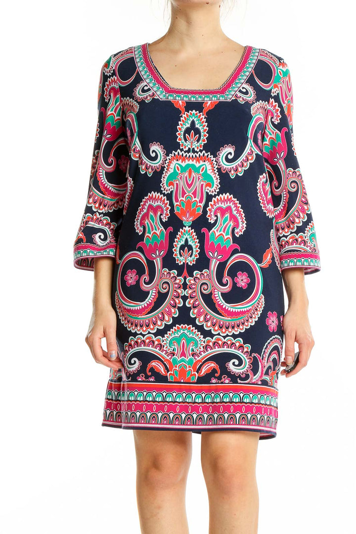 Front view of LAUNDRY by SHELLI SEGAL Navy Paisley Print Shift Dress