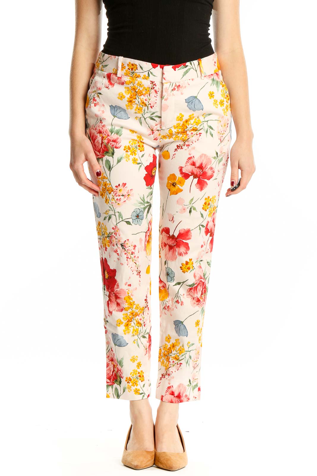 Front view of Zara floral print cropped trousers on model