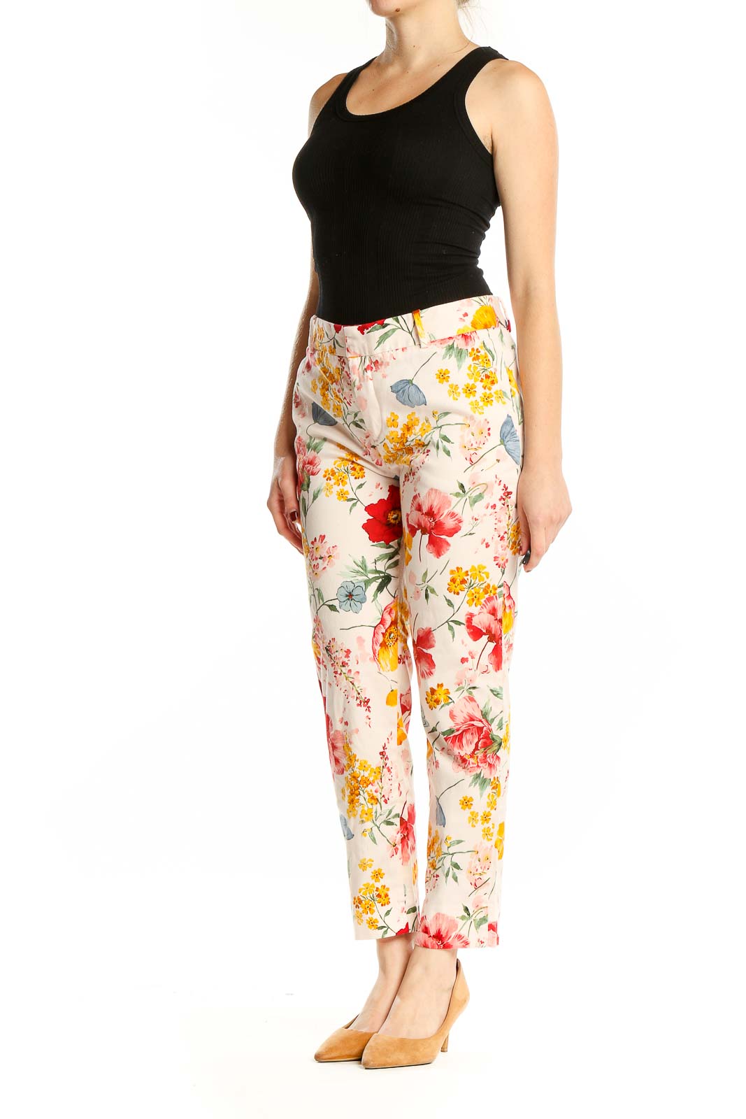 Front view of Zara floral print cropped trousers on model