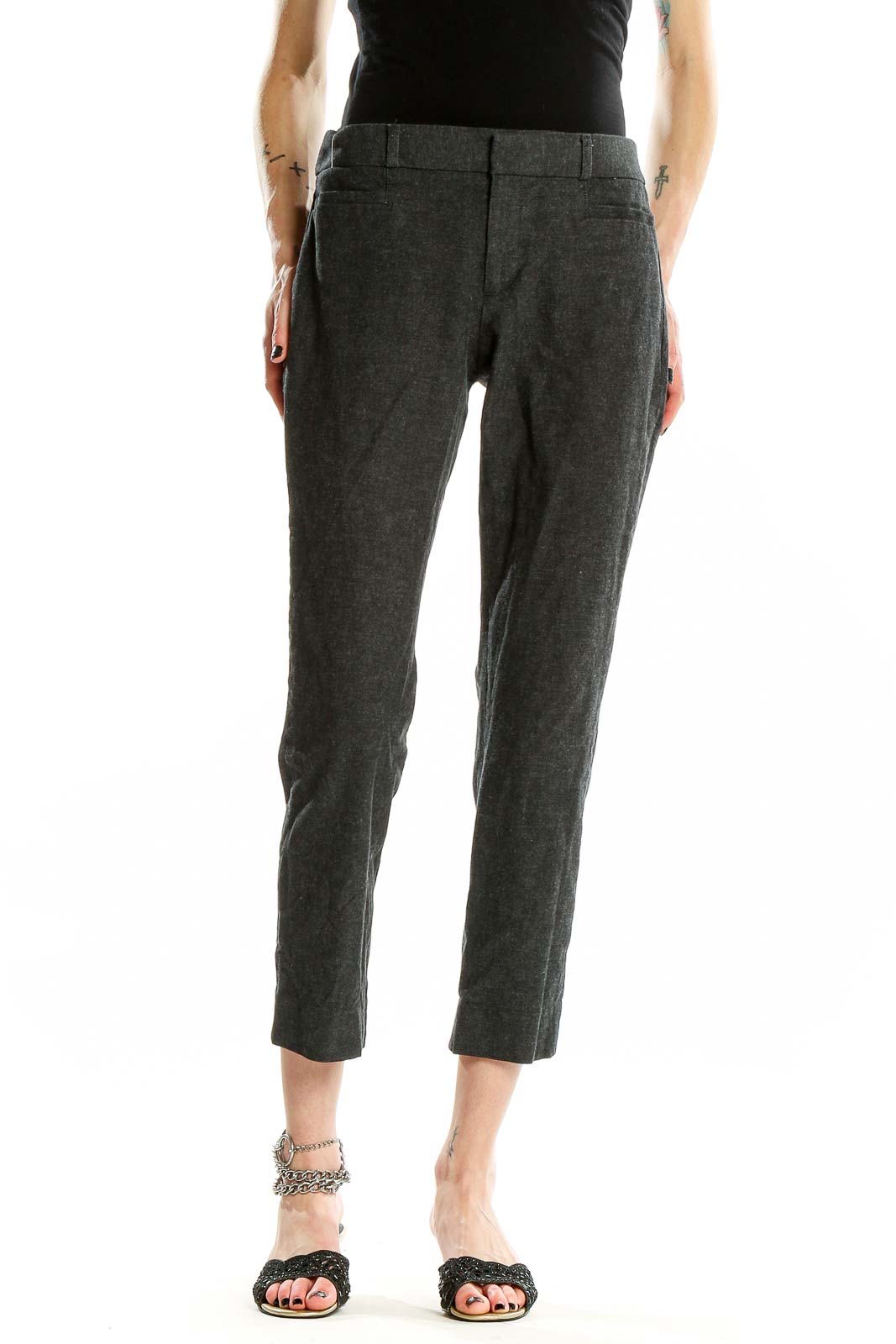 Front view of Banana Republic charcoal gray cropped pants on model