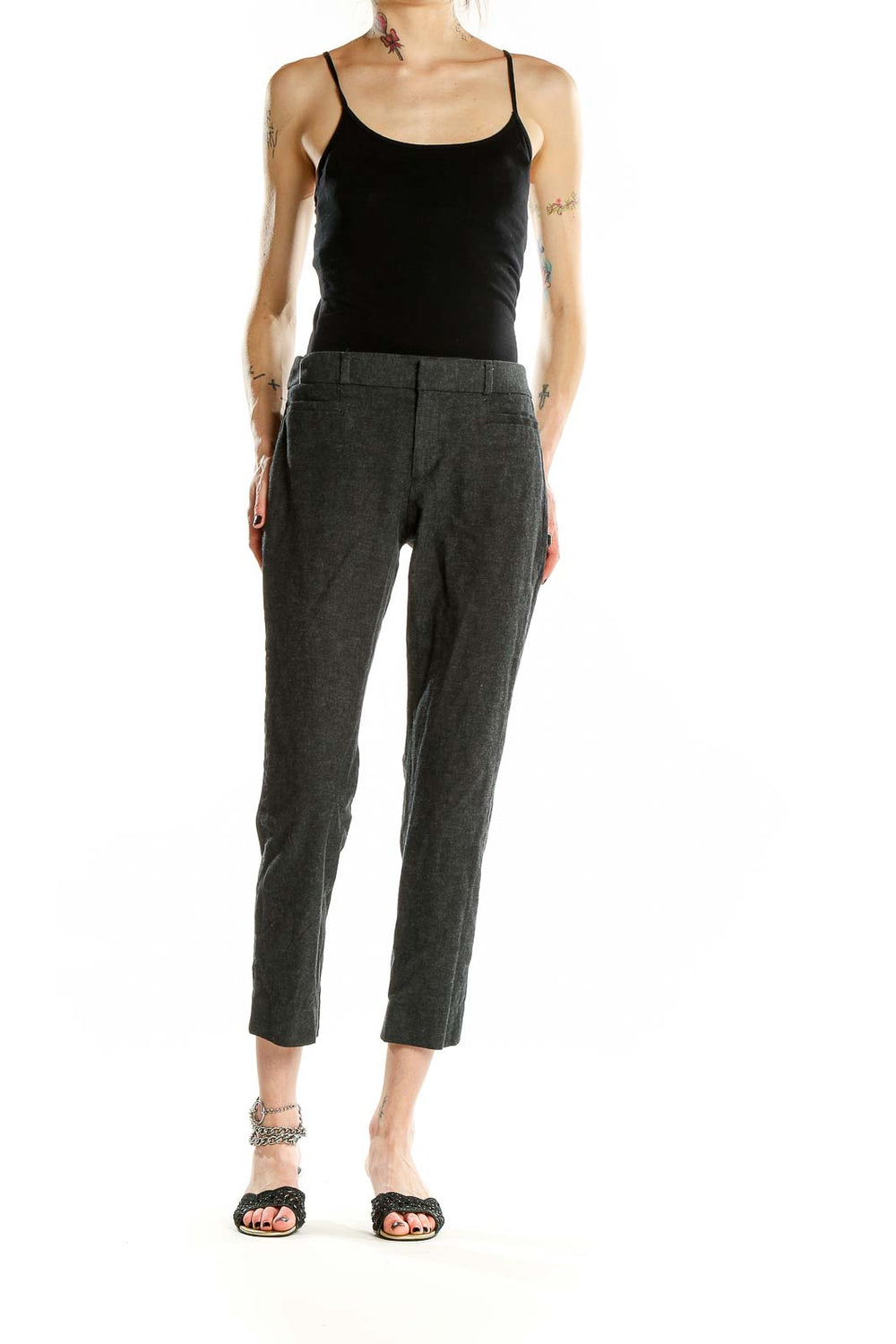 Front view of Banana Republic charcoal gray cropped pants on model