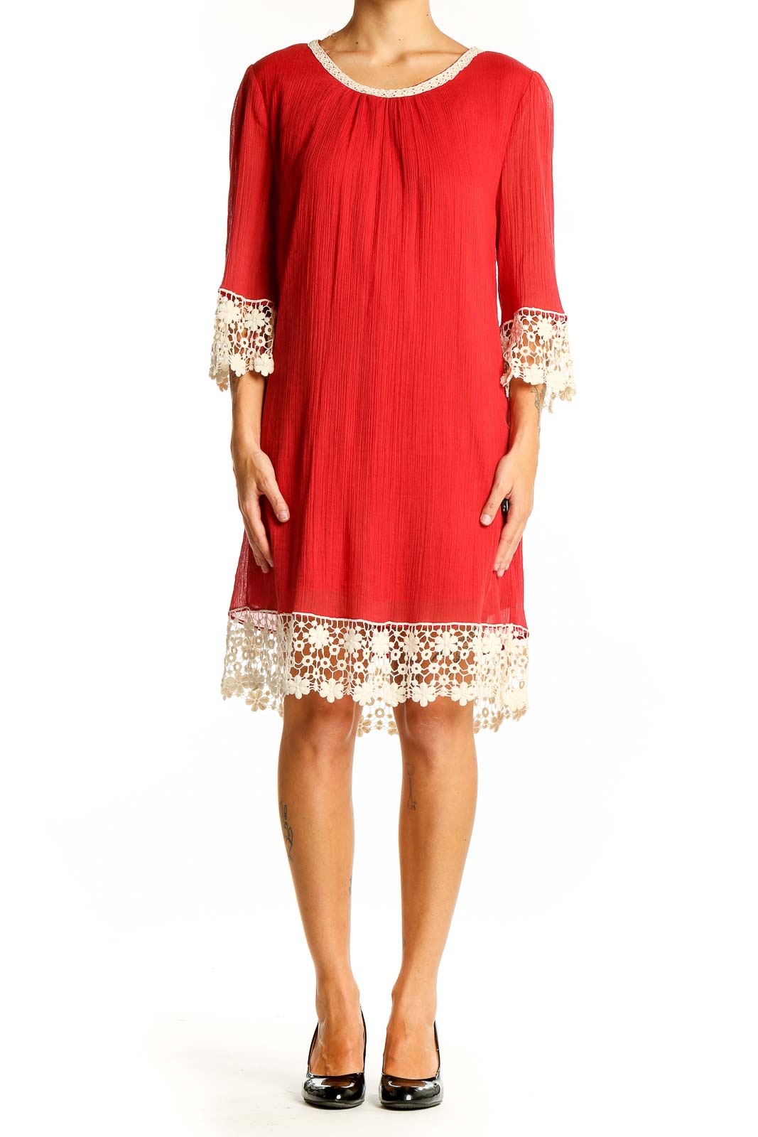 Front view of red Umgee shift dress with lace trim