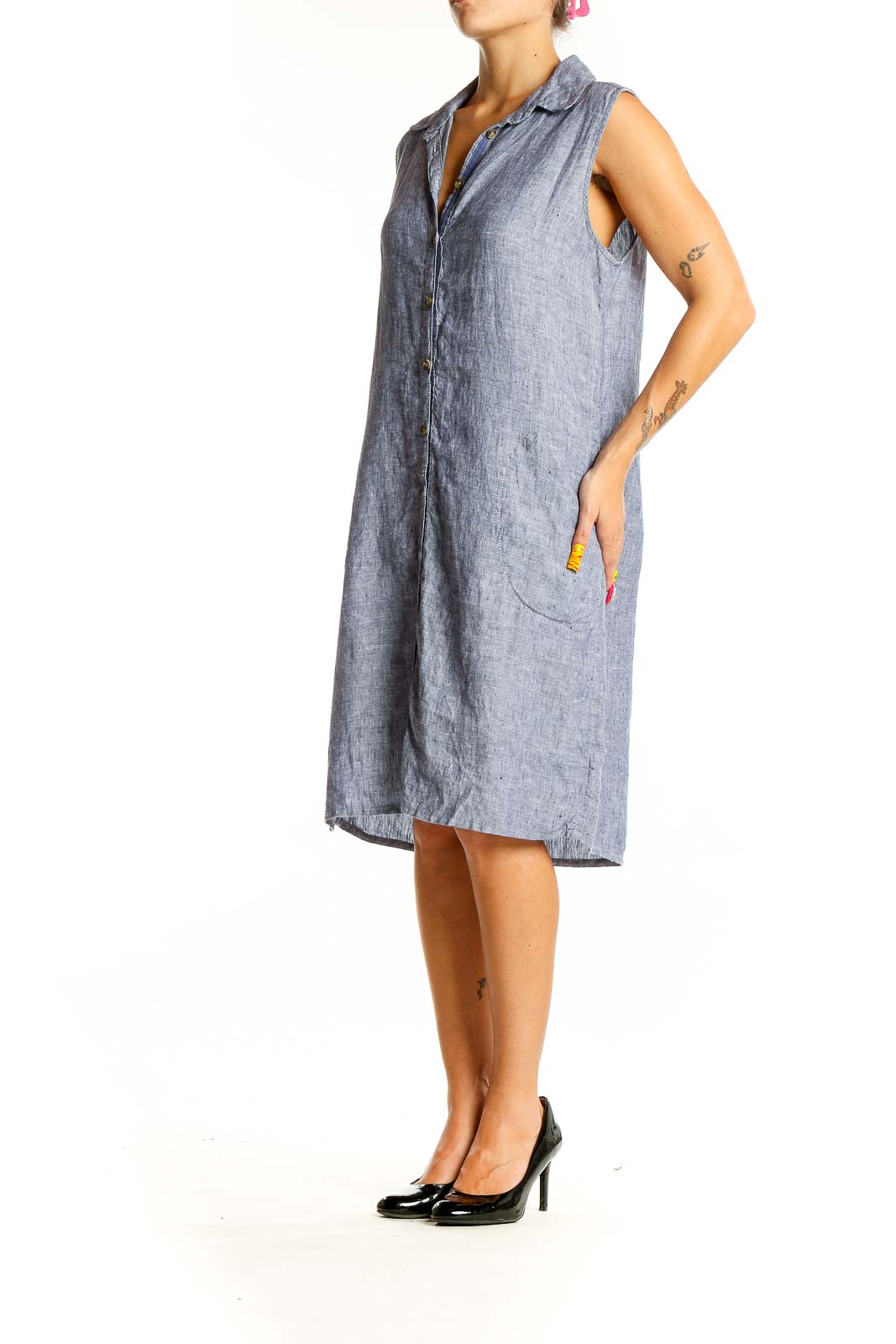 Front view of Tahari blue linen sleeveless shirt dress