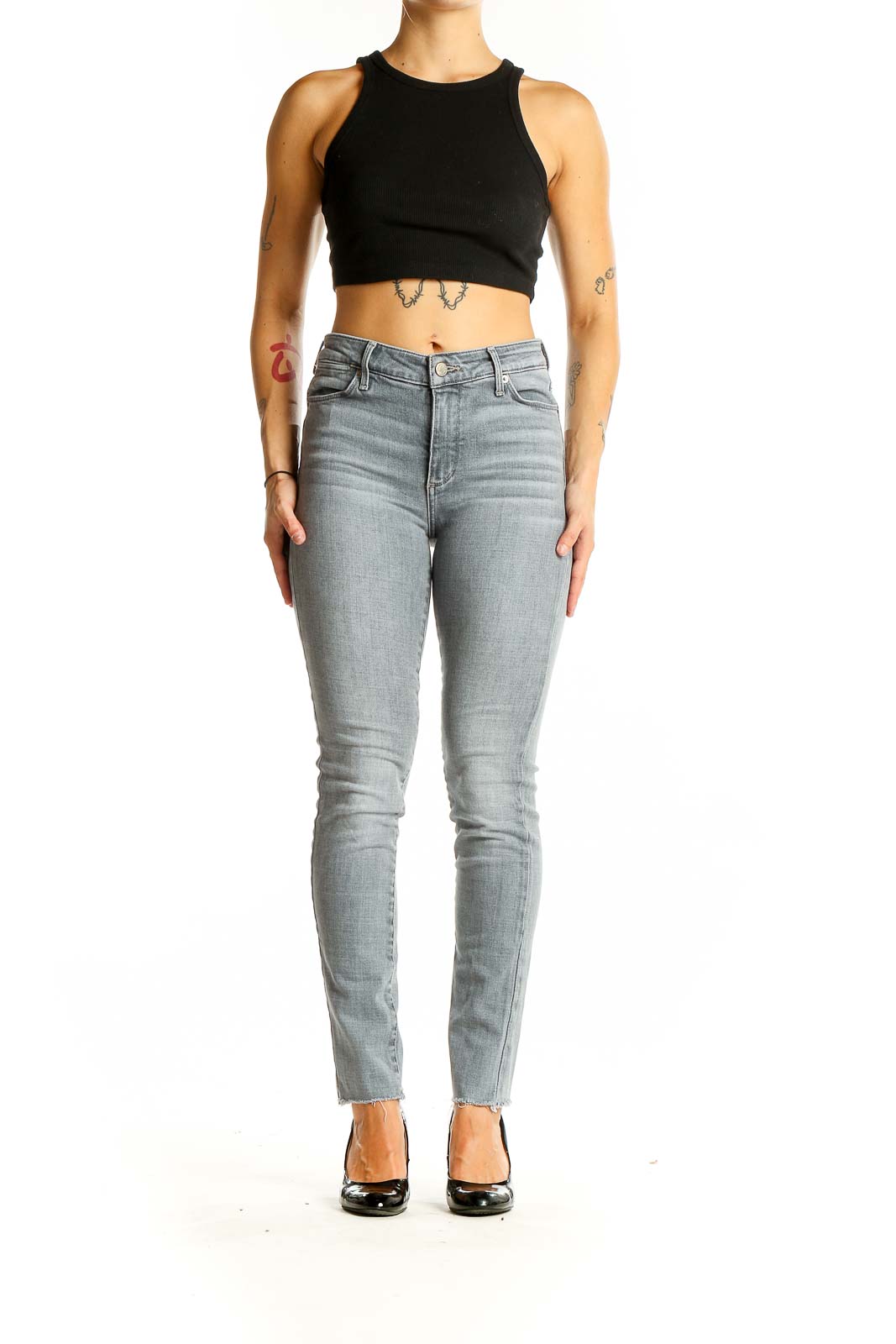 Front view of Lucky Brand light blue skinny jeans on model