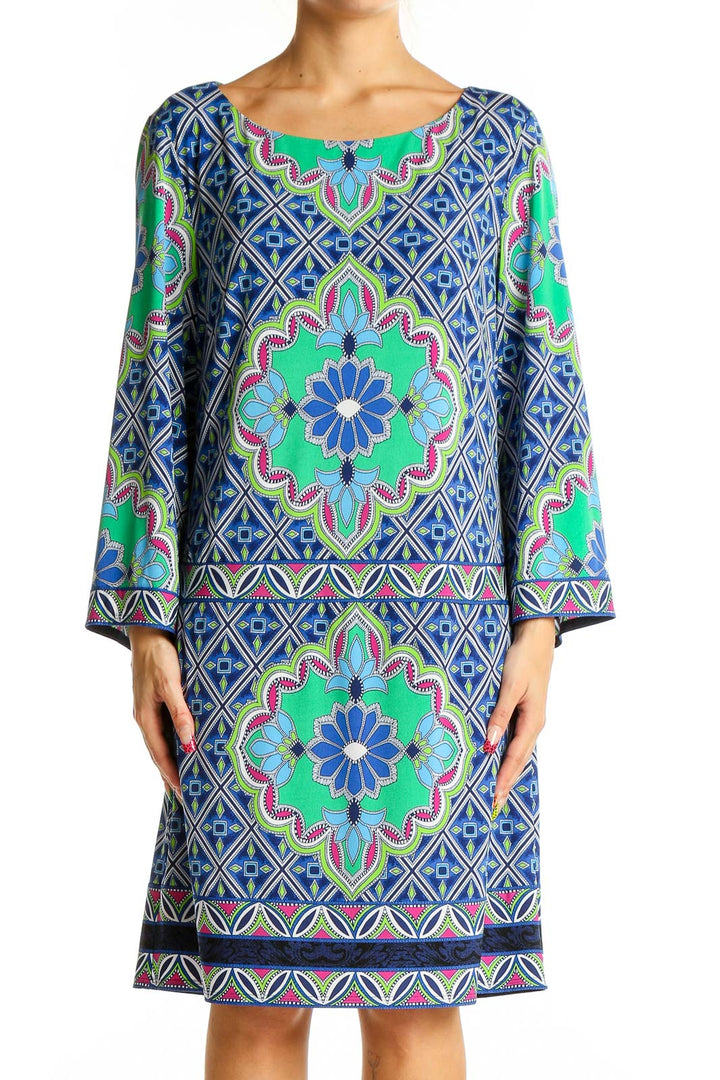 Front view of LAUNDRY by SHELLI SEGAL blue and green geometric print shift dress